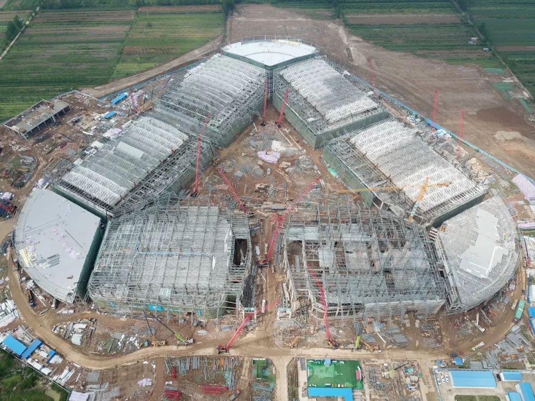 【施工案例】如何将1500吨的钢屋盖提升18.6米？