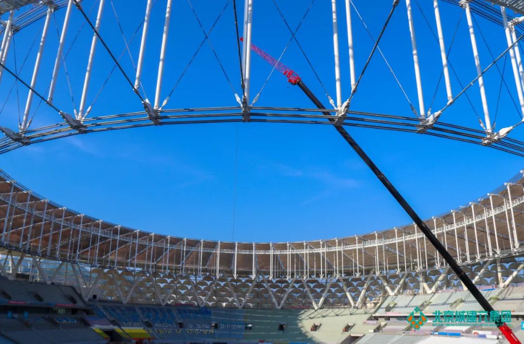 三亚体育场屋面系统完工，钢、索、膜结构