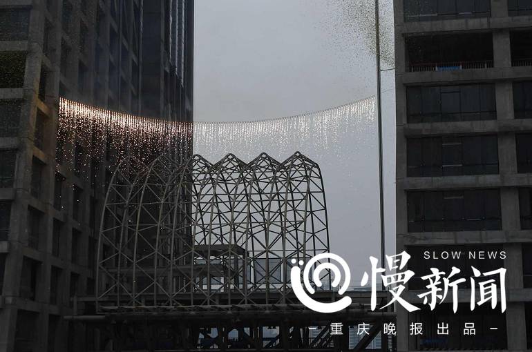 【行业资讯】重庆地标“朝天扬帆”今起扬帆远航 1100吨钢结构桁架平地升空250米 刷新世界纪录