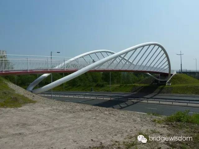 【行业资讯】圣徒体育场钢结构人行桥—欧标&BIM