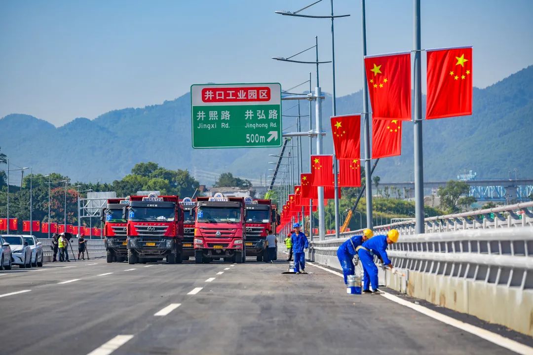 五桥同转，刷新世界纪录的中国桥梁竣工了！