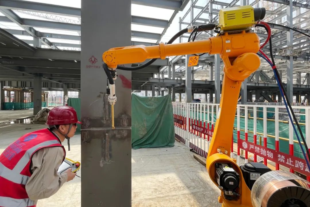工地现场首用焊接机器人手臂，智能科技助力城市副中心建设