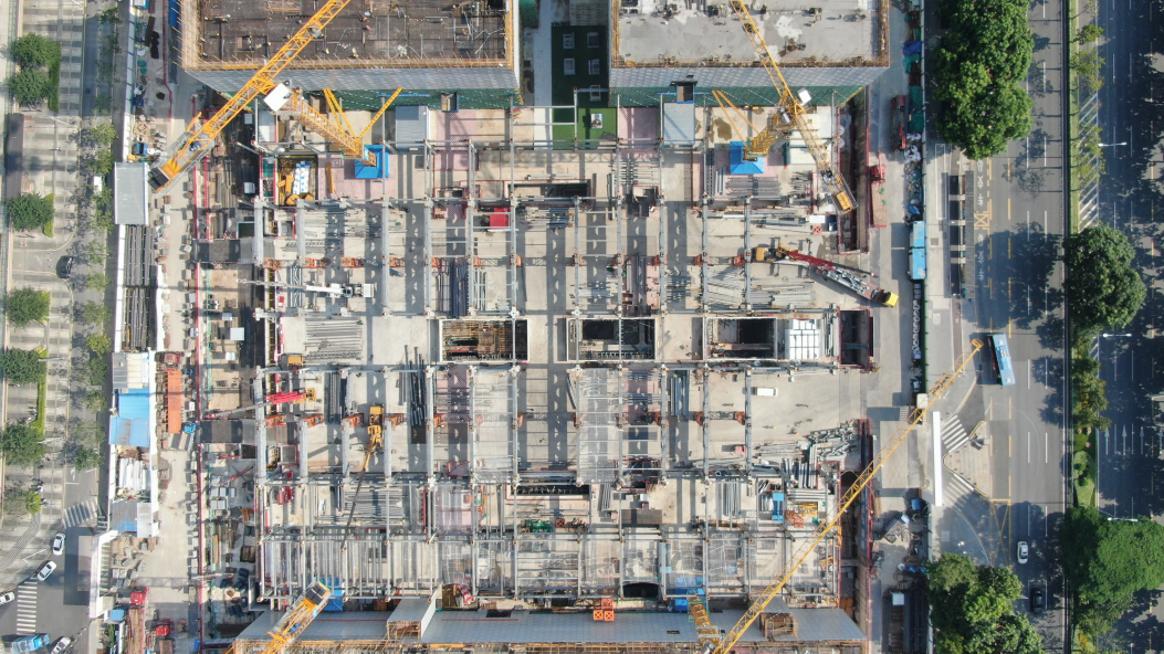 深圳市首座超大型医疗综合体钢结构桁架层顺利封顶
