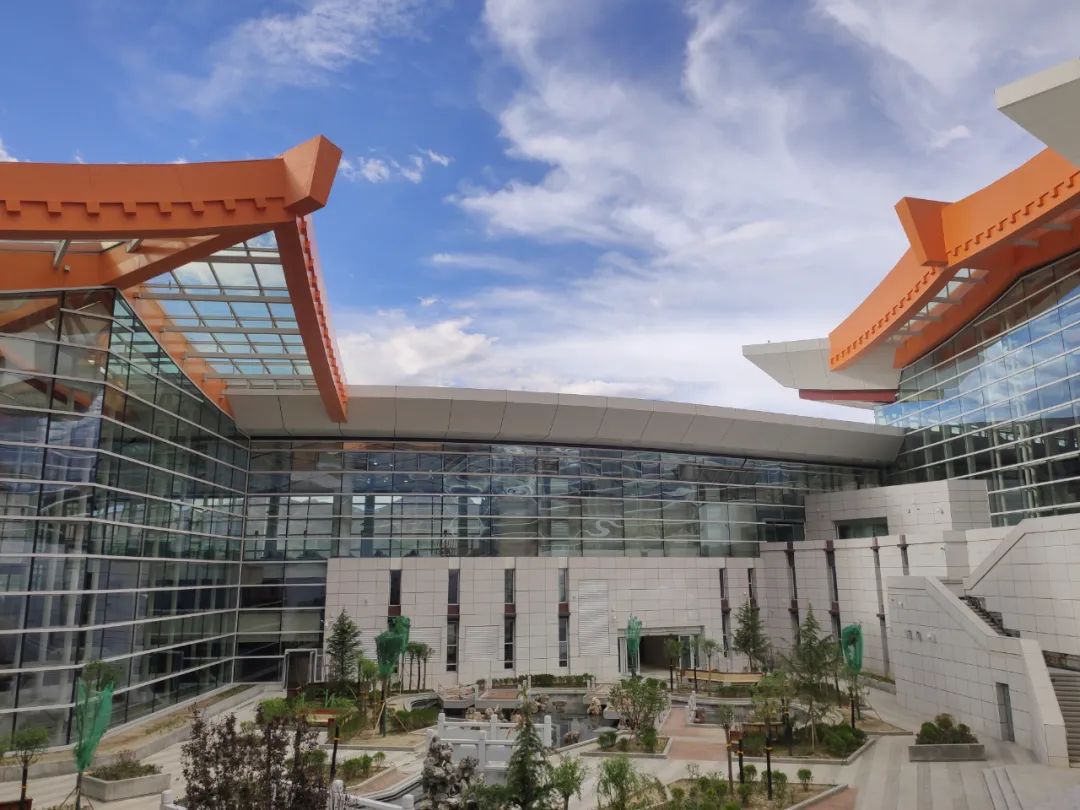 “西藏最大航站楼竣工”喜提热搜！揭秘全球规模最大 国内在建海拔最高的干线机场！