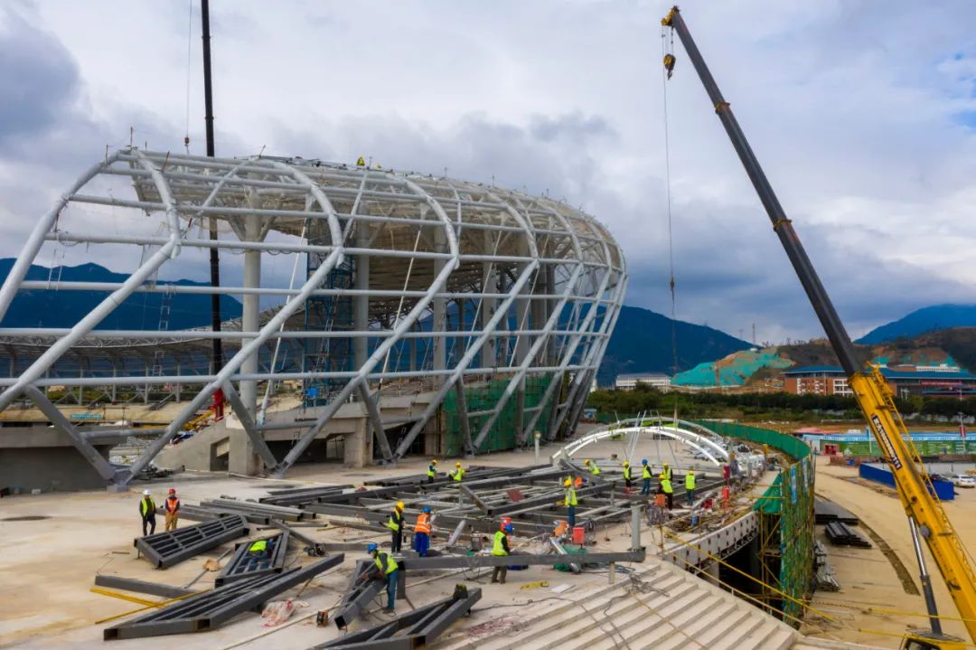 清远“鸟巢”，清远市奥林匹克体育中心钢结构封顶