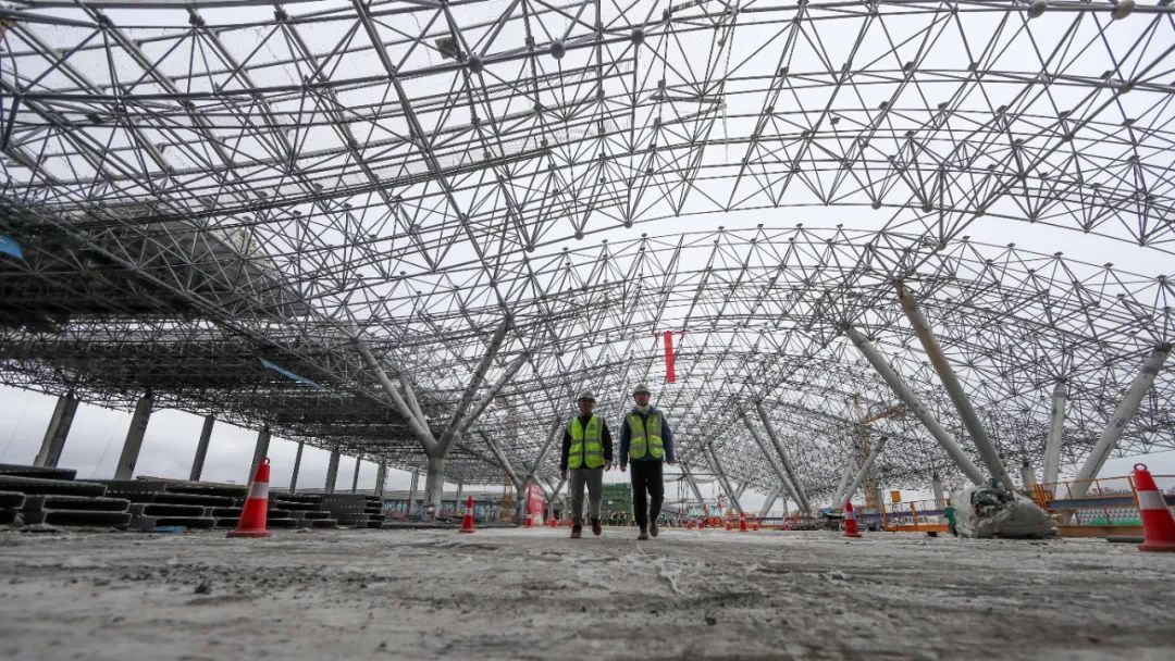 贵阳龙洞堡国际机场3号航站楼主体钢结构工程封顶