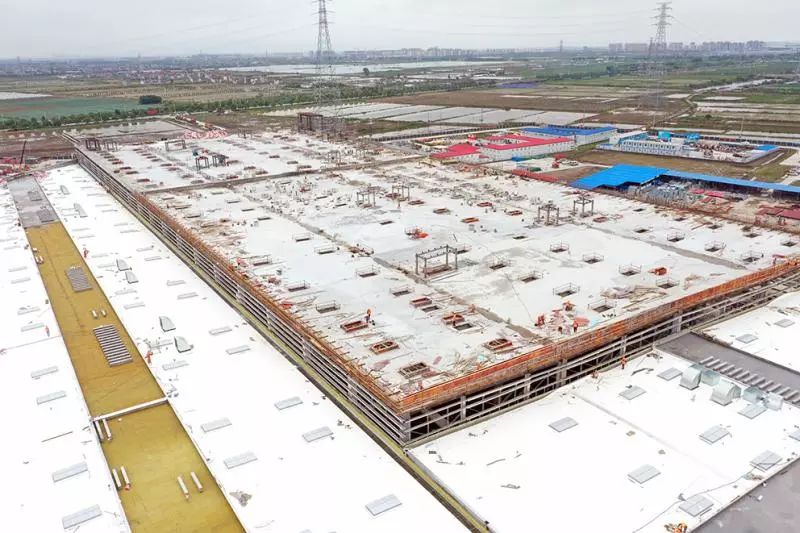 【行业资讯】上海特斯拉超级工厂建设速度惊人，厂房结构基本完工！（航拍视频）
