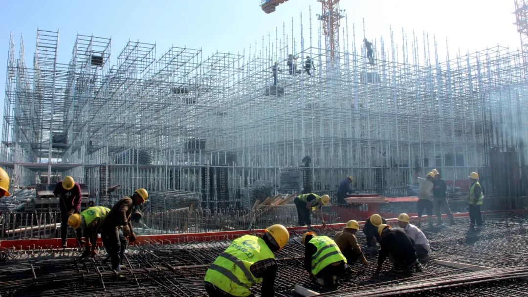 杭州西站钢结构屋盖开始整体提升