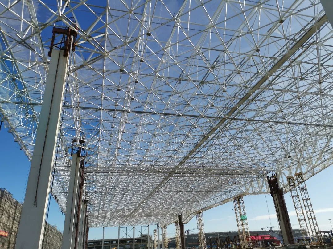 华南最大、亚洲第三，广州白云机库项目钢结构封顶