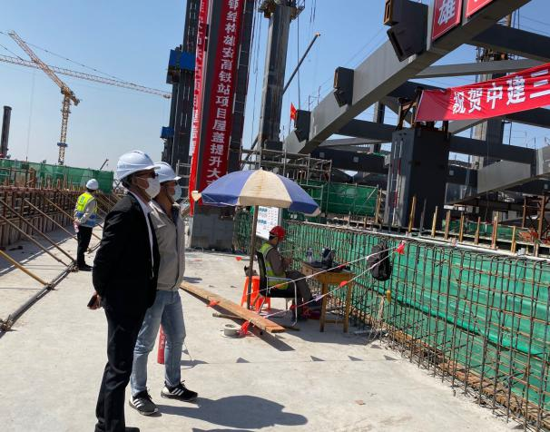 【行业资讯】雄安高铁站站房项目钢结构工程屋盖整体提升完成！