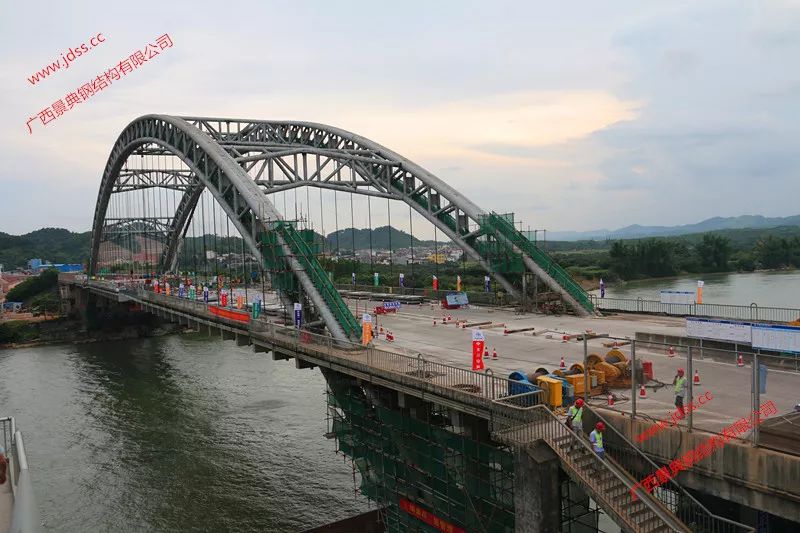 【行业资讯】钢结构桥梁加工新技术，六景大桥 “置换法”施工