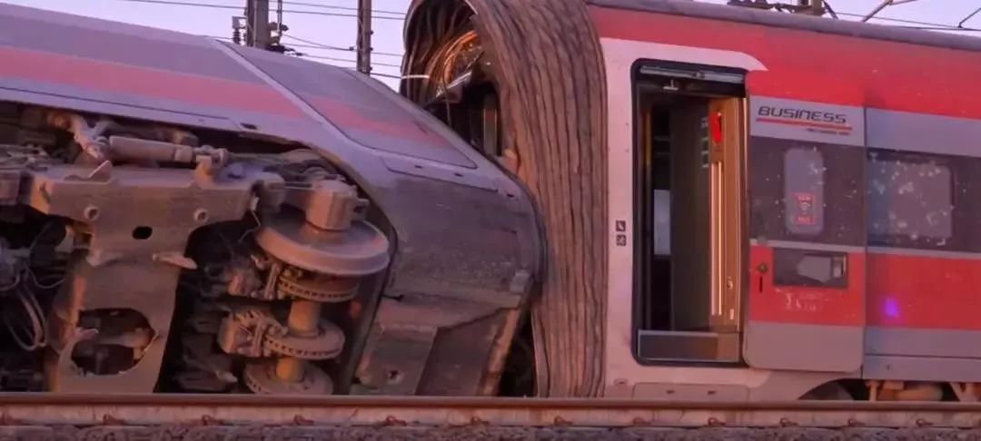 意大利高铁脱轨，致2死31伤！高铁竟然还有这么多秘密