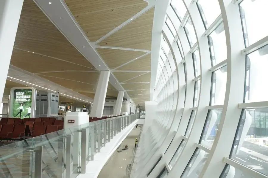 “蝠鲼”展翅--深圳宝安国际机场卫星厅正式启用