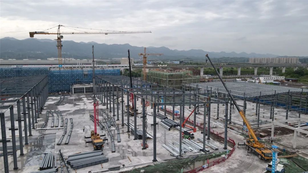 29天，完成1800吨，西北工业大学重庆科创中心一期工程钢结构封顶啦！