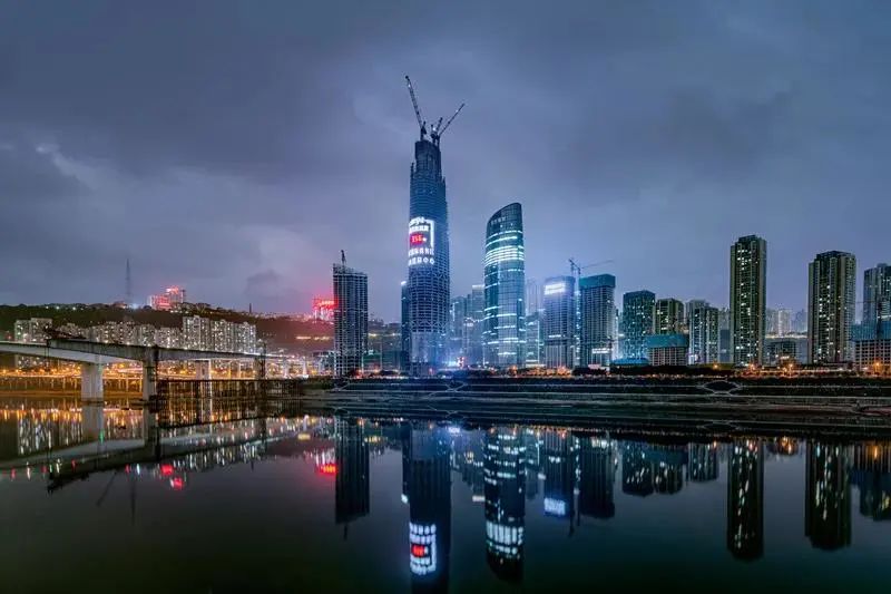 重庆第一高楼458米，年底即将封顶的，视频感受一下