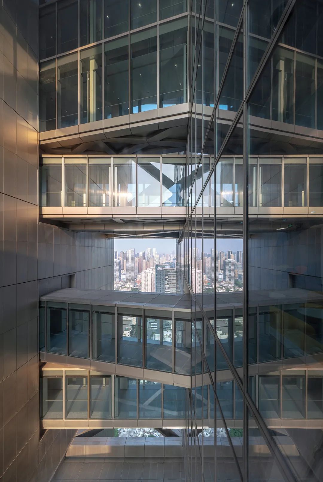 深圳汉京中心，亚洲第一高纯钢结构摩天大楼，世界最高核心筒外置塔楼 / Morphosis
