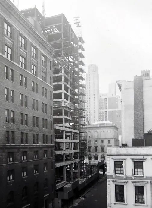 “钢铁玻璃盒子”，1954年的西格拉姆大厦与密斯· 凡德罗