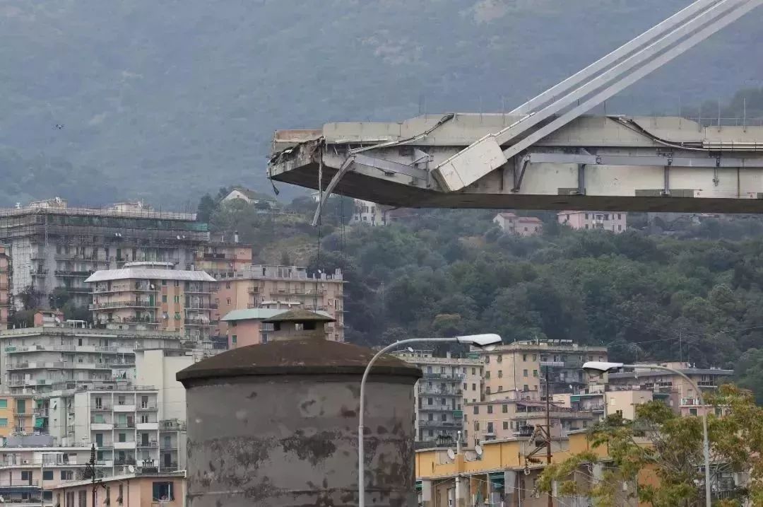 【行业资讯】意大利一高速公路桥坍塌，遇难人数上升至35人！