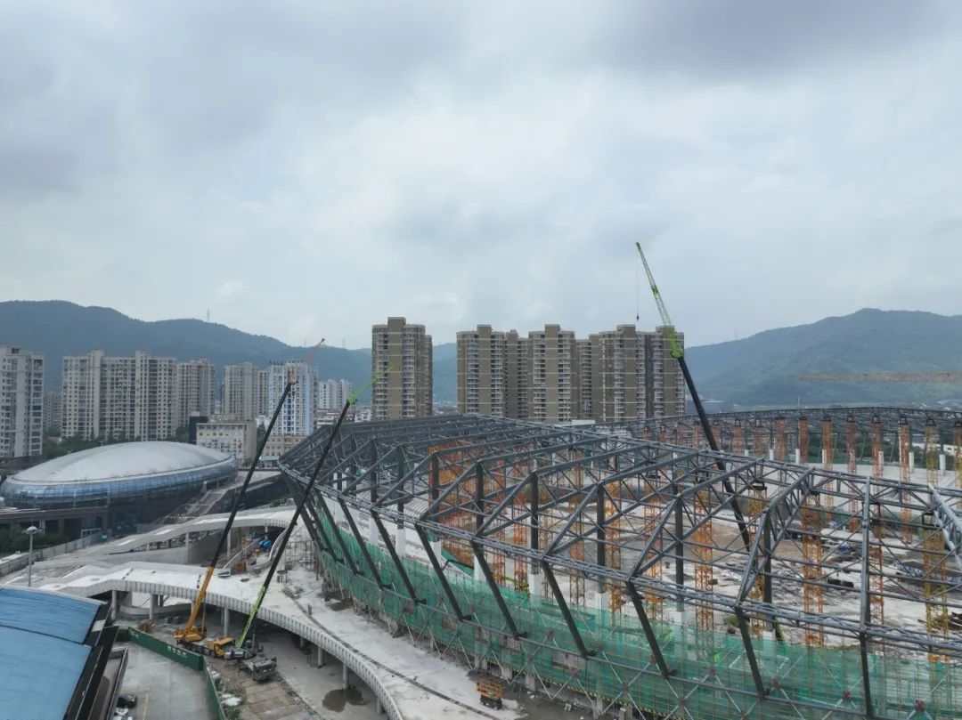 重点项目 | 圆满成功！平阳体育中心（体育场）项目建设工程钢结构主体顺利合拢