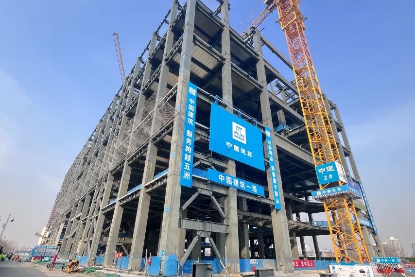 Q460GJC材质超大截面超厚板钢结构，北京中央芭蕾舞团业务用房扩建项目钢结构全面封顶