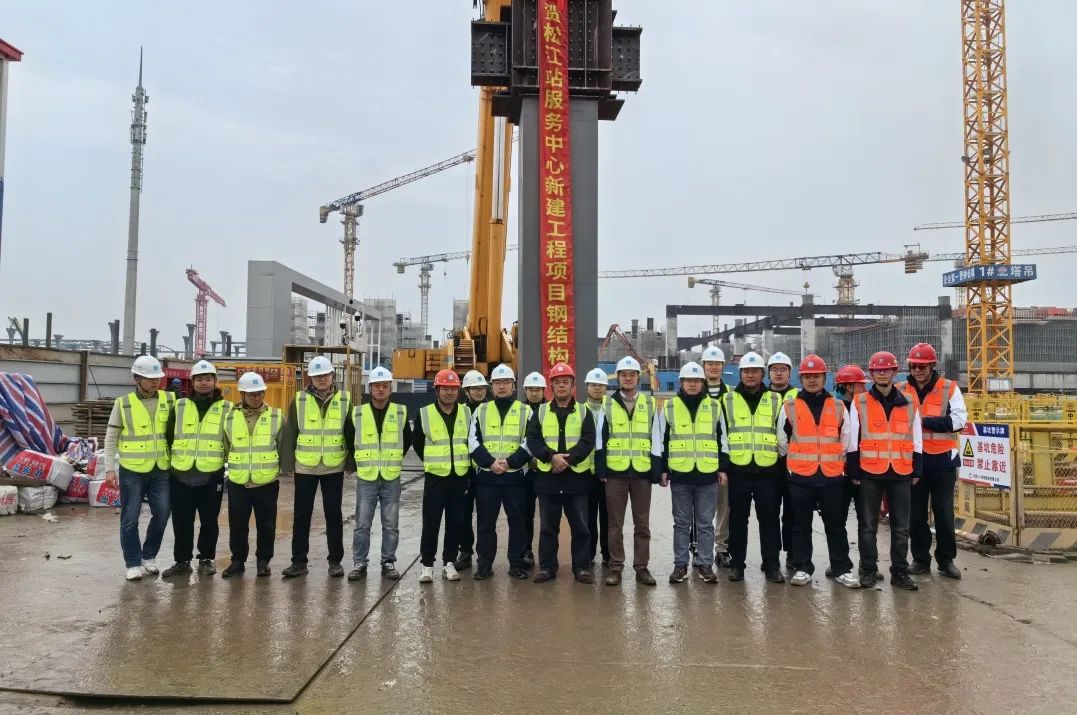 30天内要安装约1.7万根钢杆件，上海松江站项目钢结构工程首吊