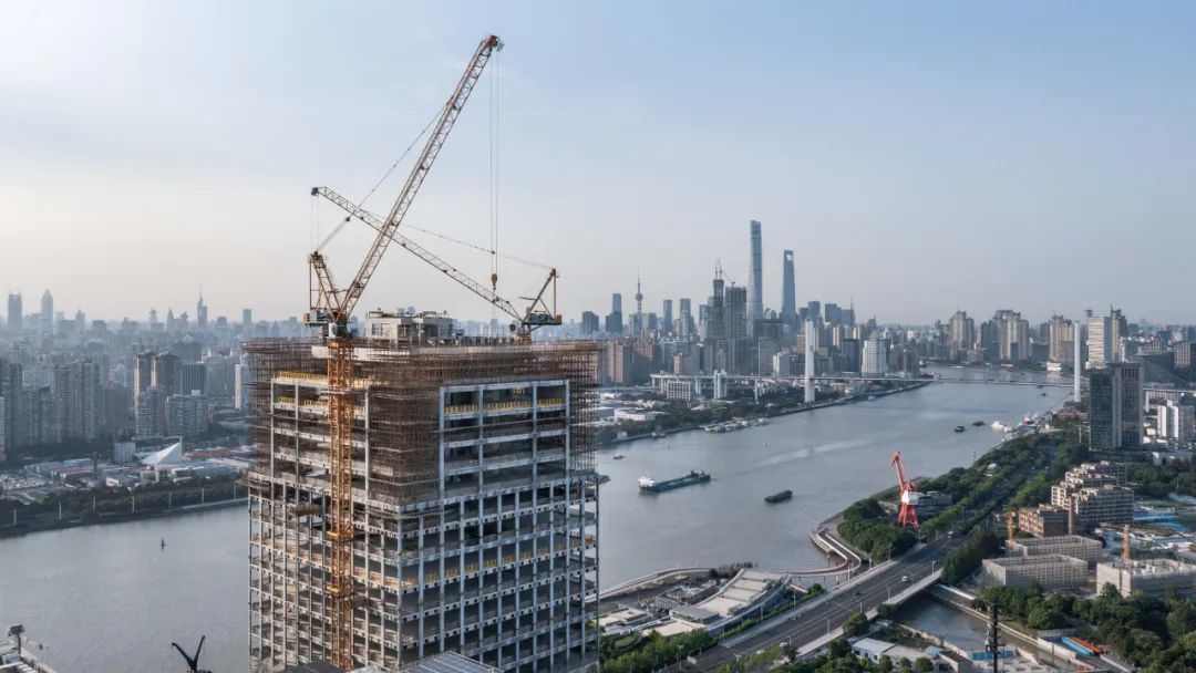 直径2.8m圆形钢管混凝土柱，中国银联业务运营中心即将竣工