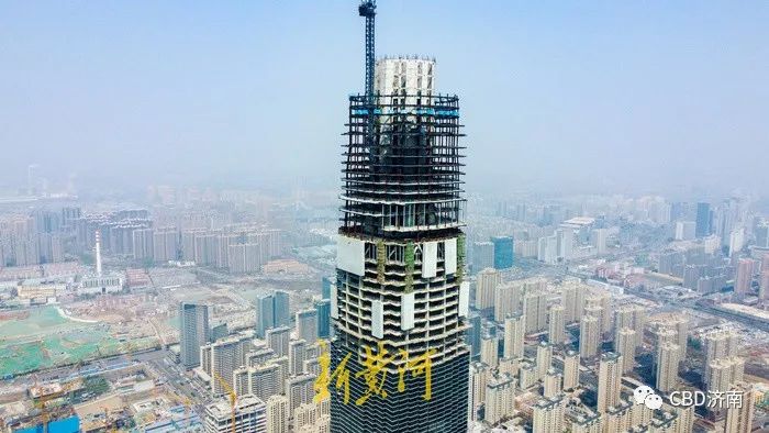 最后2层冲刺，428米“山东第一高”外框钢结构施工至86层，预计明年6月交付