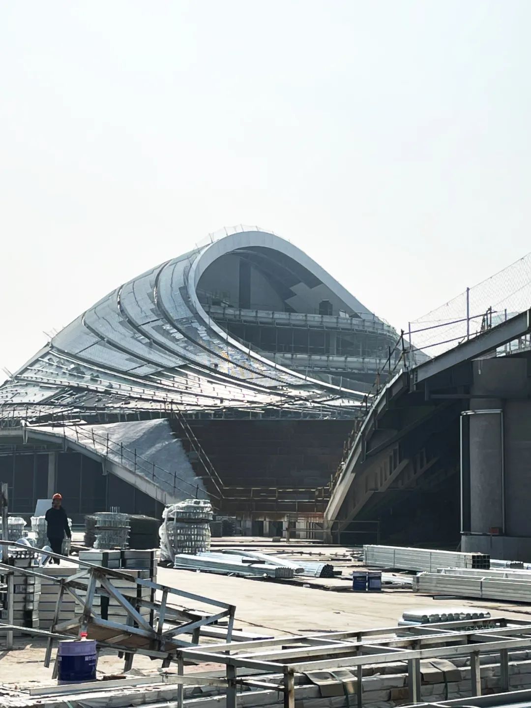 约100米大跨度单层网壳，钢结构拱架系统--嘉兴南湖未来广场钢网壳封顶，MAD作品