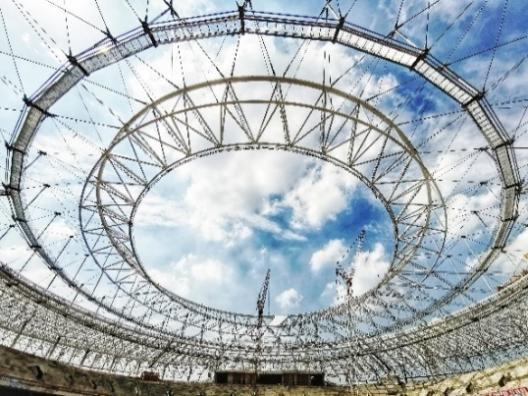南北向长轴直径279m，刚性内拉环索穹顶案例，成都凤凰山足球场罩棚